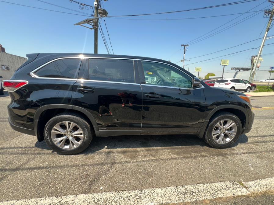 2015 Toyota Highlander AWD 4dr V6 LE (Natl) photo