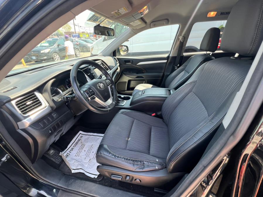 2015 Toyota Highlander AWD 4dr V6 LE (Natl) photo