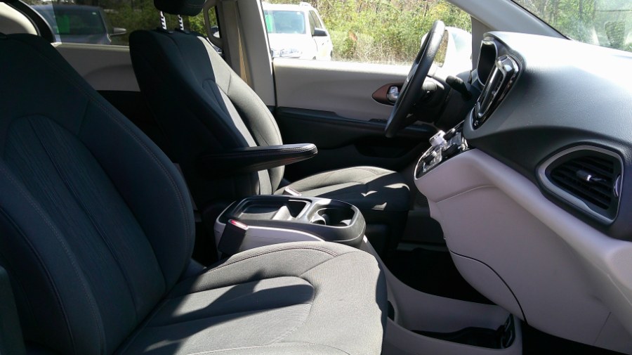 2018 Chrysler Pacifica Touring Plus FWD photo