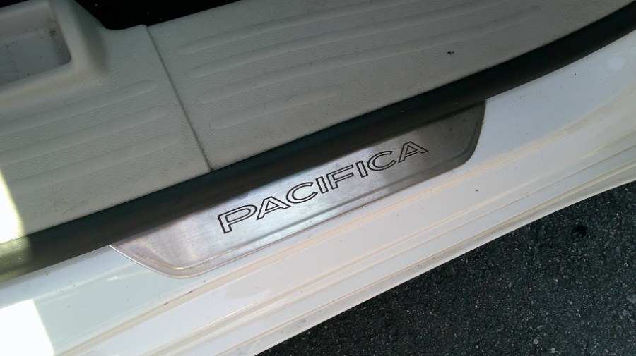 2018 Chrysler Pacifica Touring Plus FWD photo