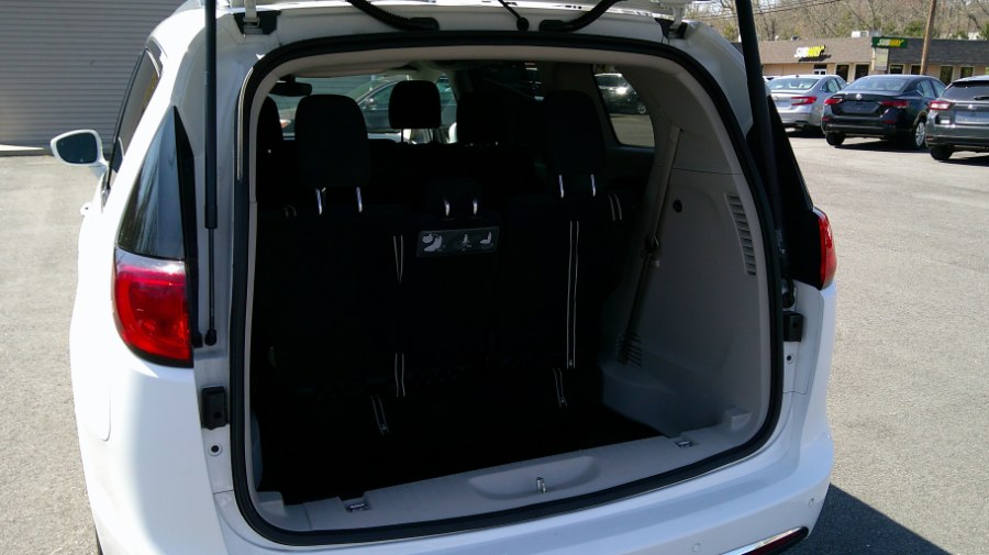 2018 Chrysler Pacifica Touring Plus FWD photo