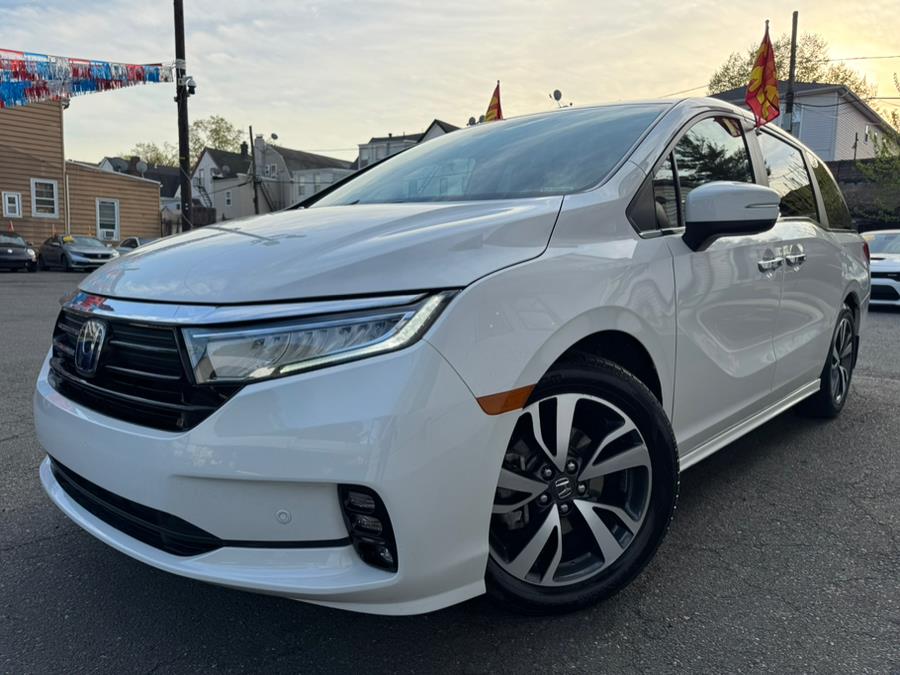 2023 Honda Odyssey Touring Auto photo