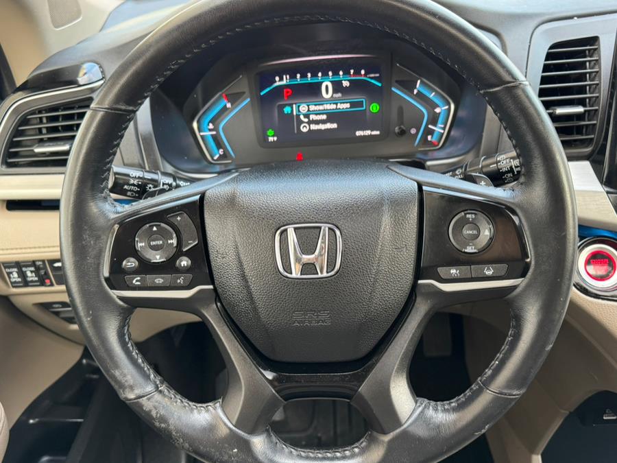 2023 Honda Odyssey Touring Auto photo