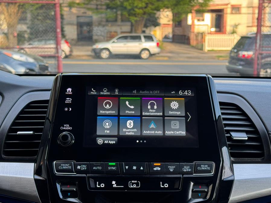 2023 Honda Odyssey Touring Auto photo