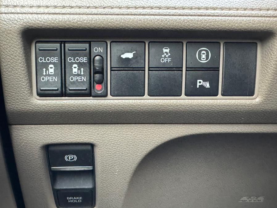 2023 Honda Odyssey Touring Auto photo