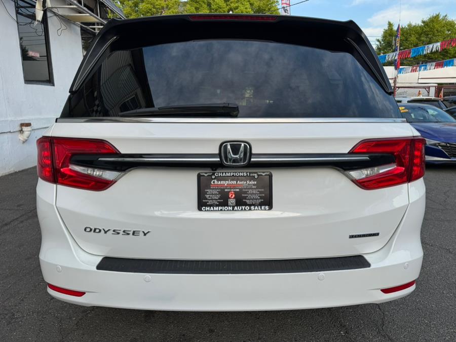 2023 Honda Odyssey Touring Auto photo