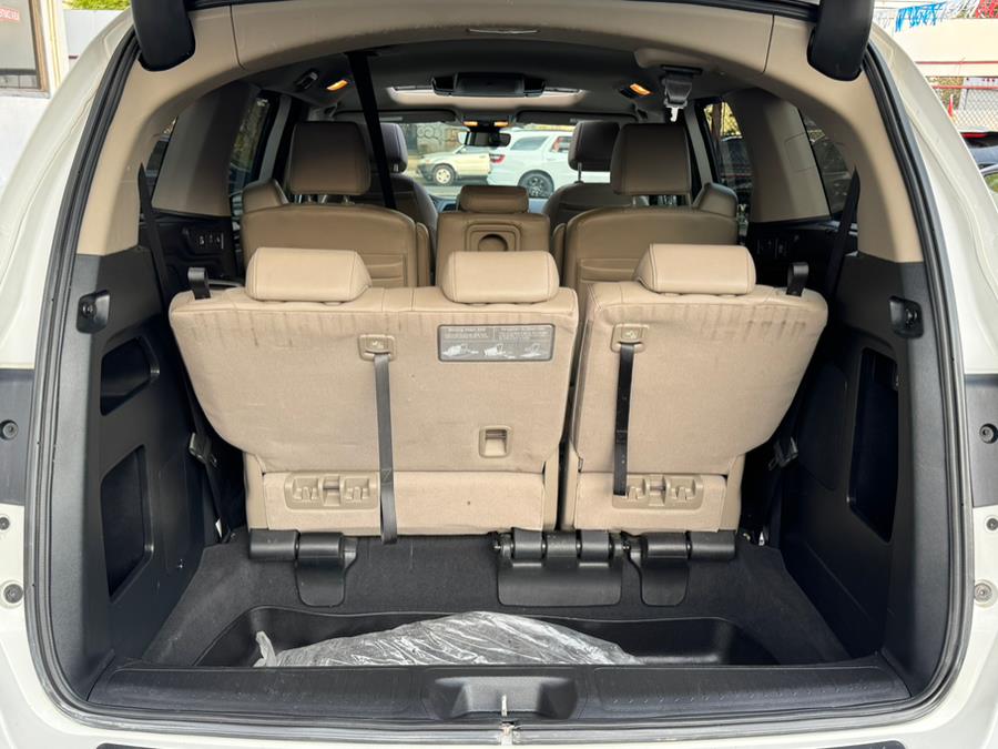 2023 Honda Odyssey Touring Auto photo