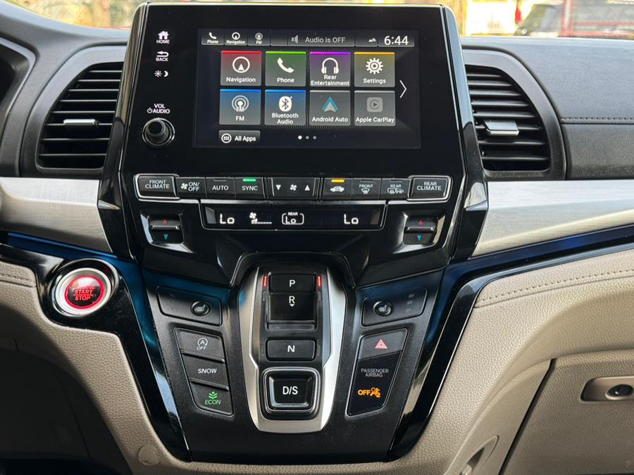 2023 Honda Odyssey Touring Auto photo