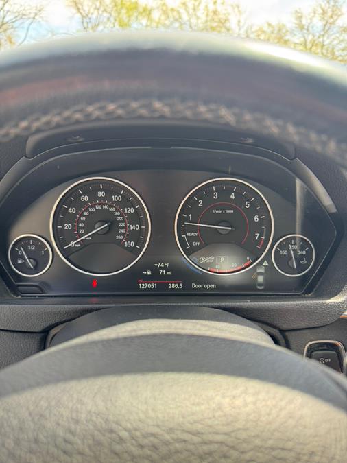 2017 BMW 3-Series 330i xDrive Sedan photo