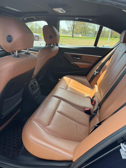 2017 BMW 3-Series 330i xDrive Sedan photo