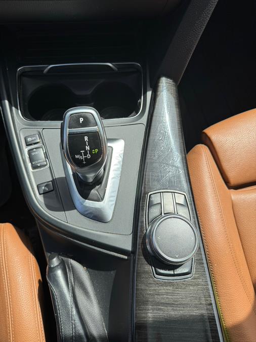 2017 BMW 3-Series 330i xDrive Sedan photo