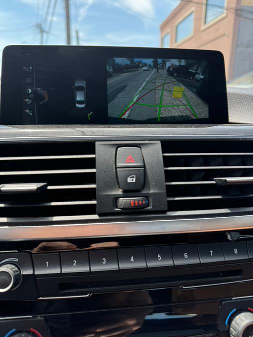 2017 BMW 3-Series 330i xDrive Sedan photo