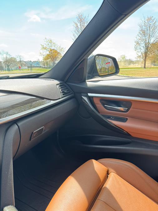 2017 BMW 3-Series 330i xDrive Sedan photo