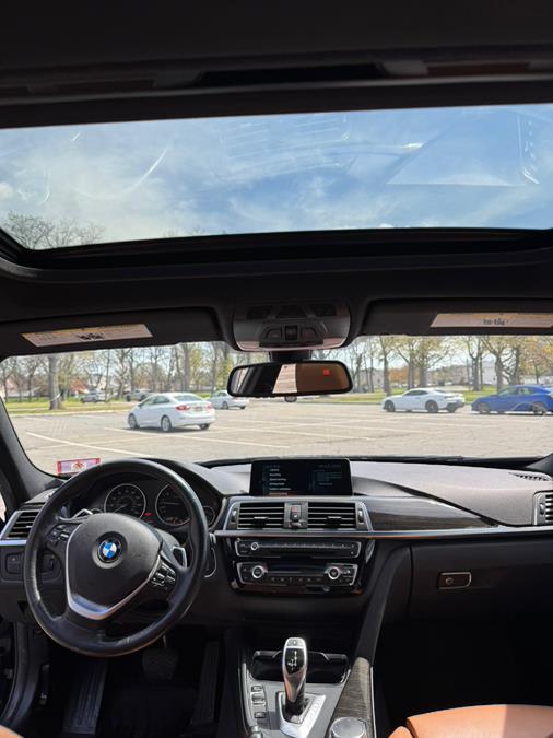 2017 BMW 3-Series 330i xDrive Sedan photo