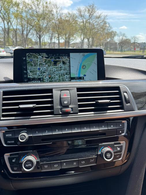2017 BMW 3-Series 330i xDrive Sedan photo