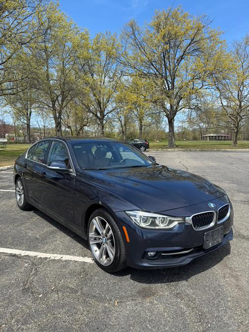 2017 BMW 3-Series 330i xDrive Sedan photo