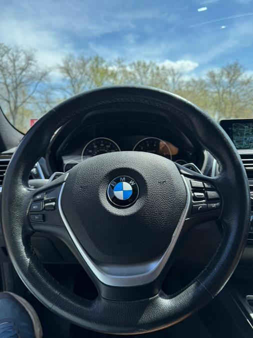 2017 BMW 3-Series 330i xDrive Sedan photo