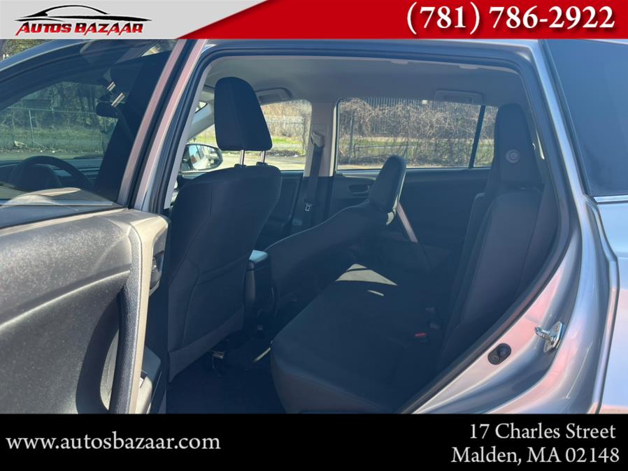 2016 Toyota RAV4 AWD 4dr LE (Natl) photo