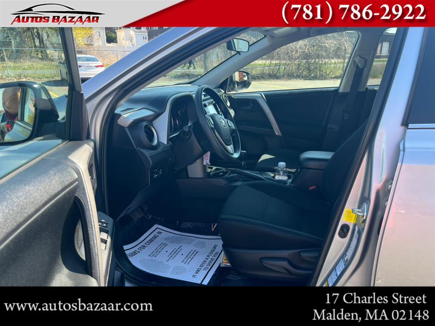 2016 Toyota RAV4 AWD 4dr LE (Natl) photo