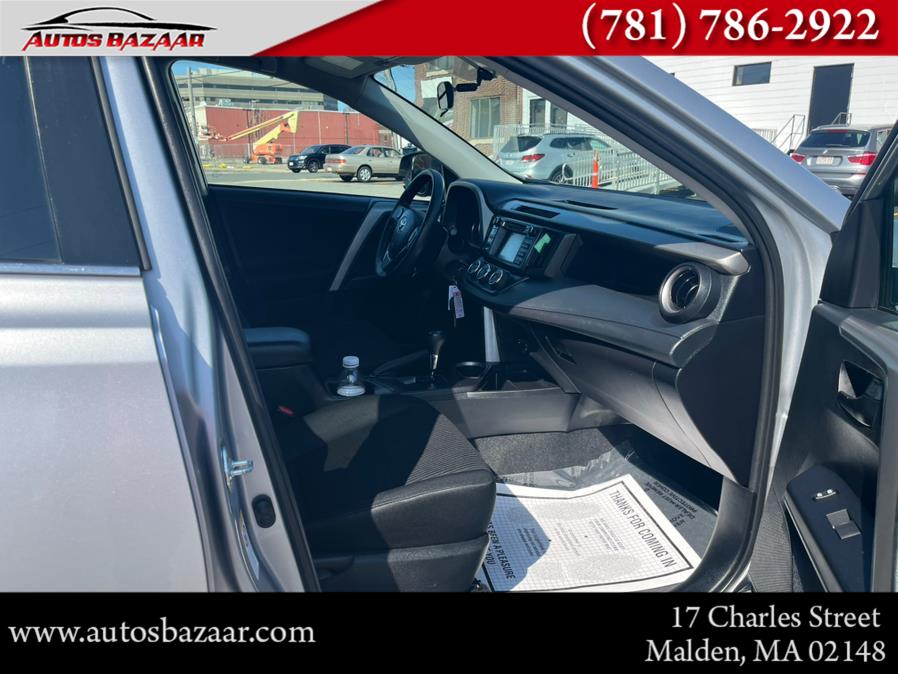 2016 Toyota RAV4 AWD 4dr LE (Natl) photo