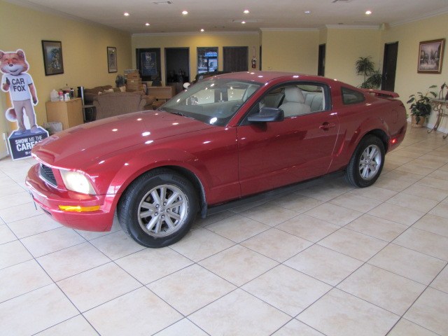 2006 Ford Mustang V6 Standard photo