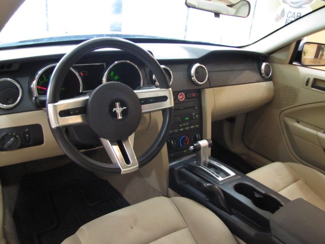 2006 Ford Mustang V6 Standard photo
