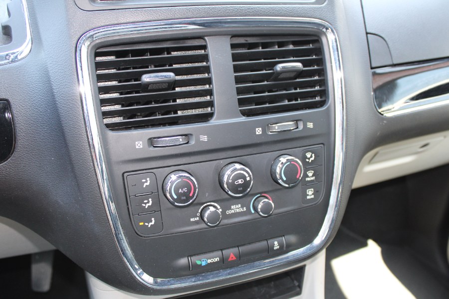 2019 Dodge Grand Caravan SXT Wagon photo