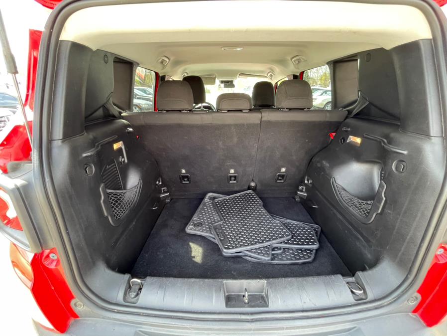 2017 Jeep Renegade Latitude 4x4 photo