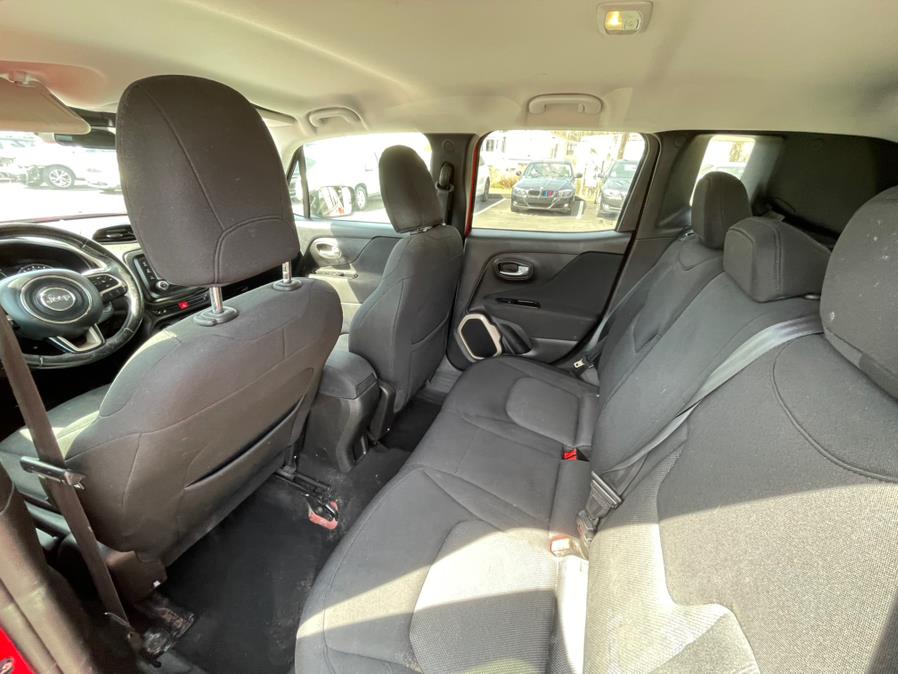2017 Jeep Renegade Latitude 4x4 photo