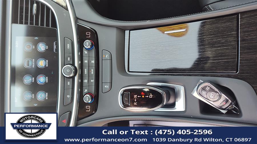 2017 Buick LaCrosse 4dr Sdn Essence FWD photo