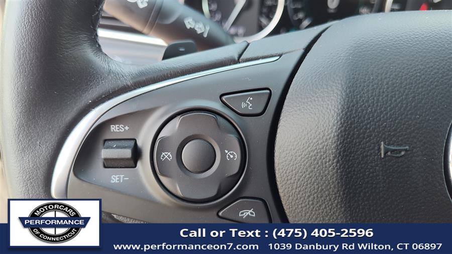 2017 Buick LaCrosse 4dr Sdn Essence FWD photo