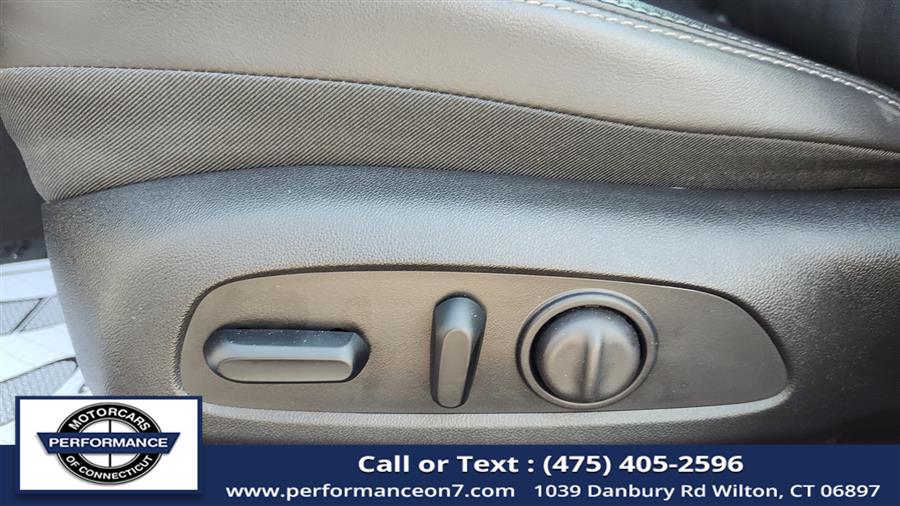2017 Buick LaCrosse 4dr Sdn Essence FWD photo