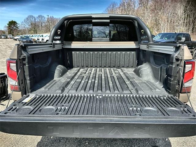 2023 Nissan Titan PRO-4X photo