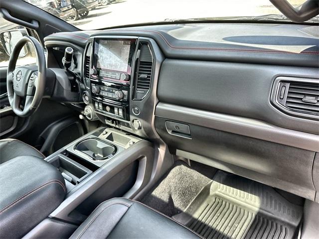2023 Nissan Titan PRO-4X photo