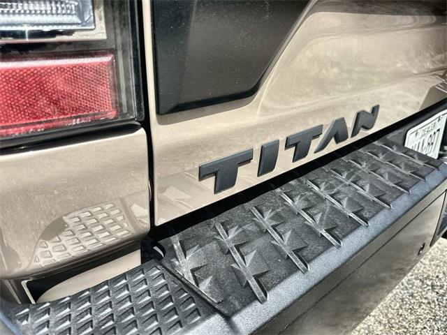 2023 Nissan Titan PRO-4X photo