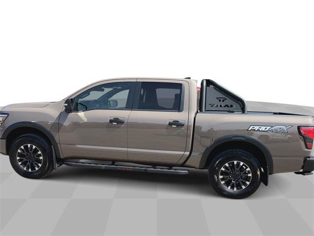 2023 Nissan Titan PRO-4X photo