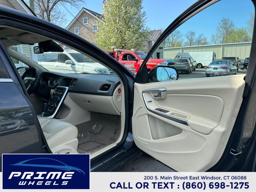 2012 Volvo S60 T5 photo
