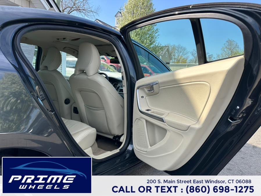 2012 Volvo S60 T5 photo