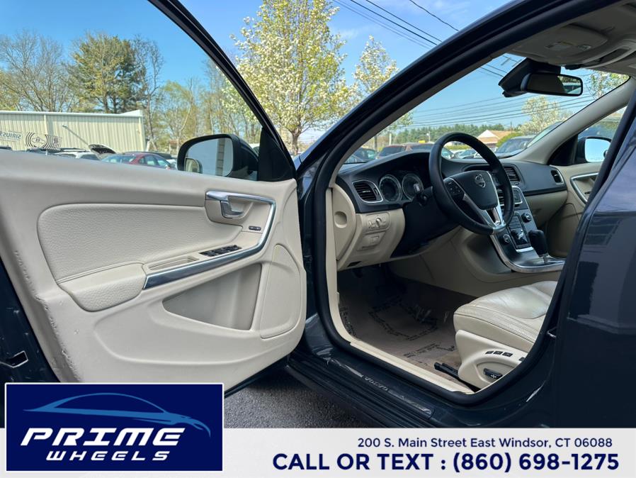 2012 Volvo S60 T5 photo