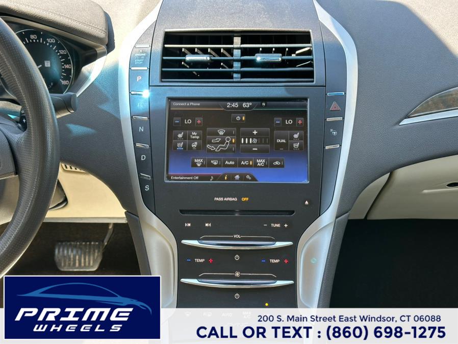 2013 Lincoln MKZ photo