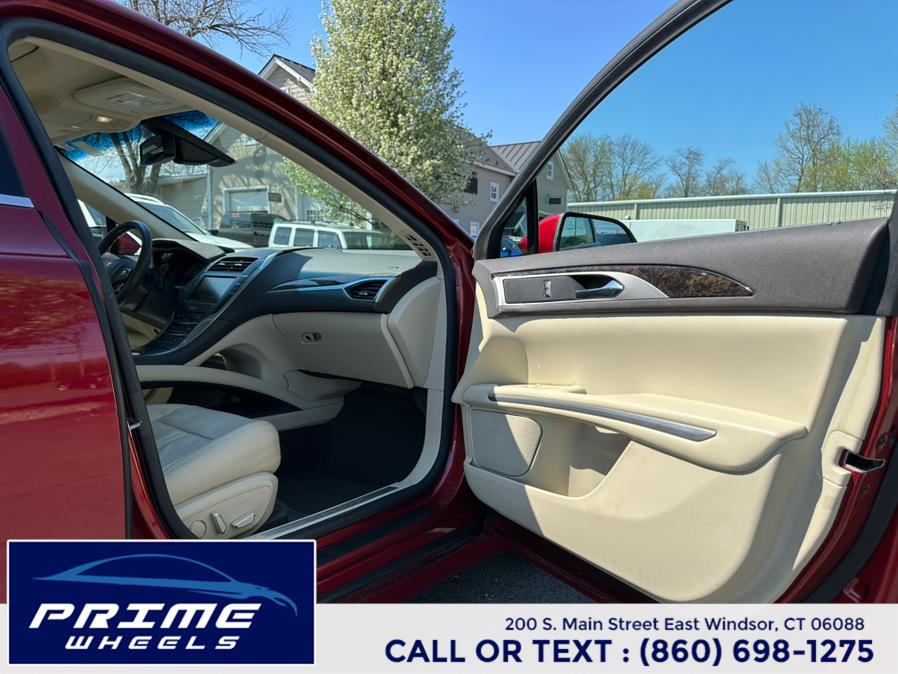2013 Lincoln MKZ photo