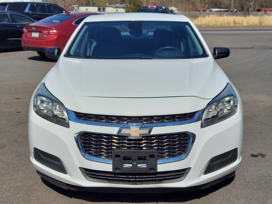 2015 Chevrolet Malibu 4dr Sdn LS w/1LS photo