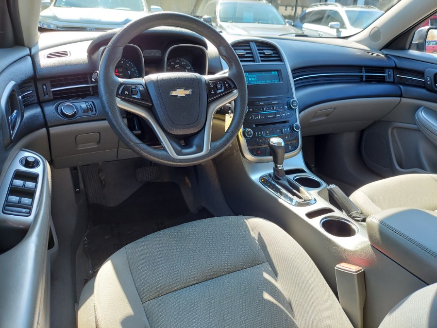 2015 Chevrolet Malibu 4dr Sdn LS w/1LS photo