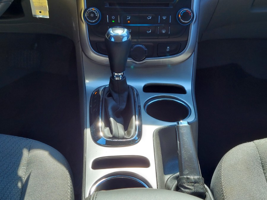 2015 Chevrolet Malibu 4dr Sdn LS w/1LS photo