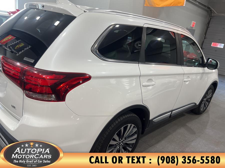 2020 Subaru Outlander ES photo