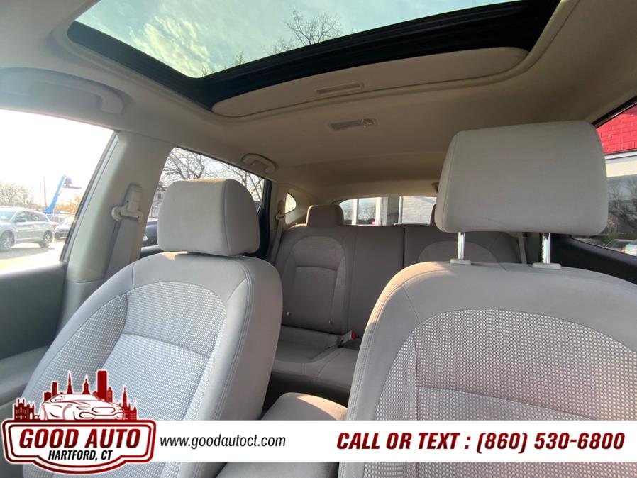 2010 Nissan Rogue S photo