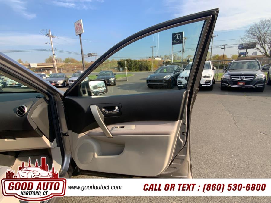 2010 Nissan Rogue S photo