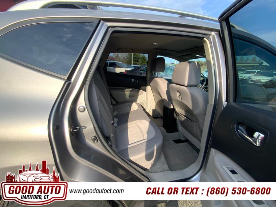 2010 Nissan Rogue S photo