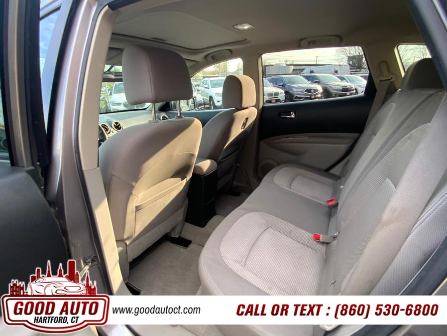 2010 Nissan Rogue S photo