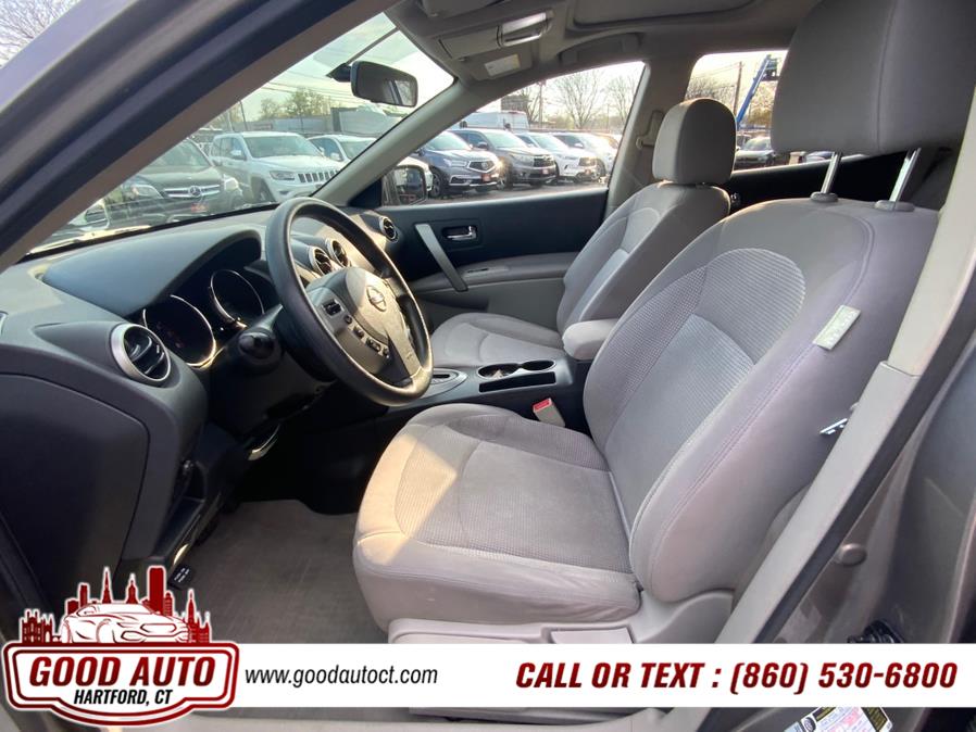 2010 Nissan Rogue S photo